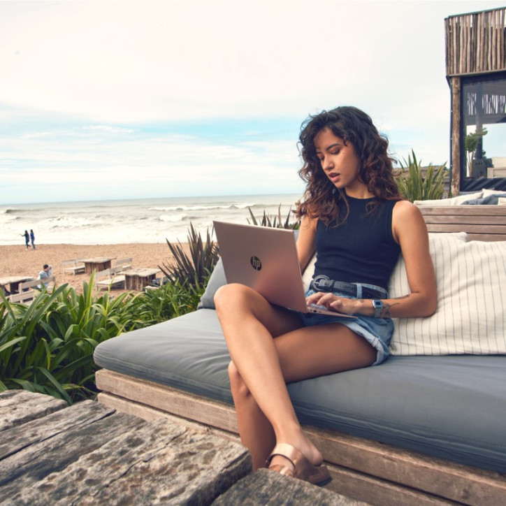 HP 15-FC0039 FHD Ryzen5 7520U 8G 1TB SSD W11 15,6" (1920x1080)  BT   ROSE GOLD Różowy  laptop