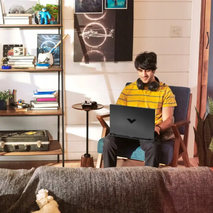 LAPTOP HP Victus Gaming 15 FHD 144Hz Ryzen7 7445HS 16G 1TB RTX 4050 6G W11